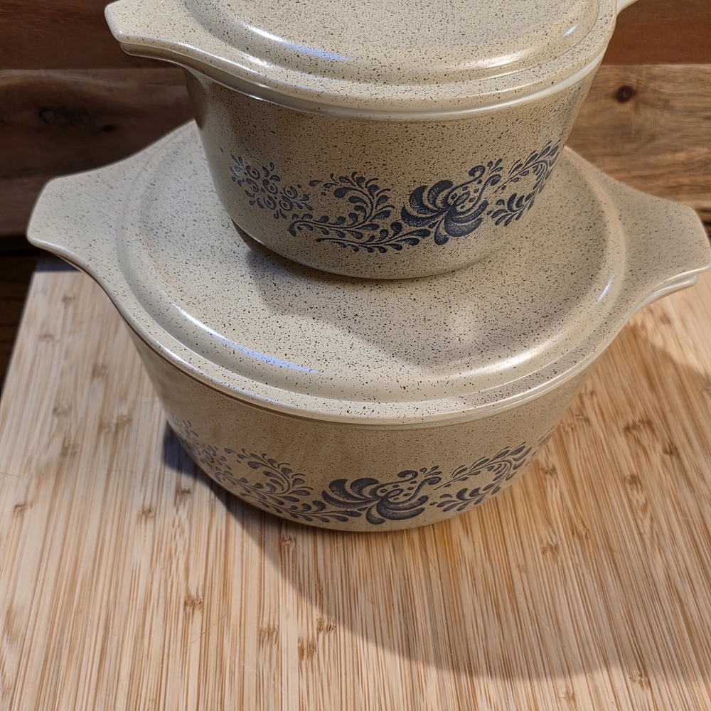 Vintage Pyrex Baking Casserole Dish Set